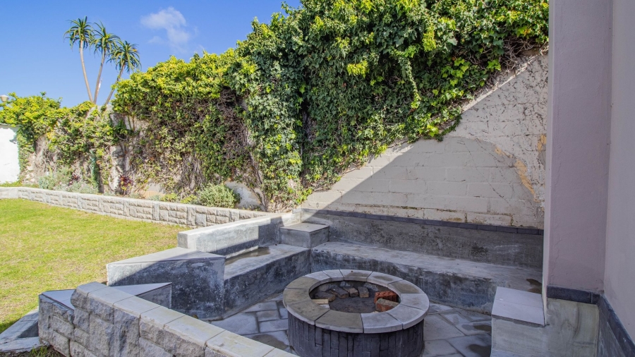 3 Bedroom Property for Sale in Westcliff Western Cape